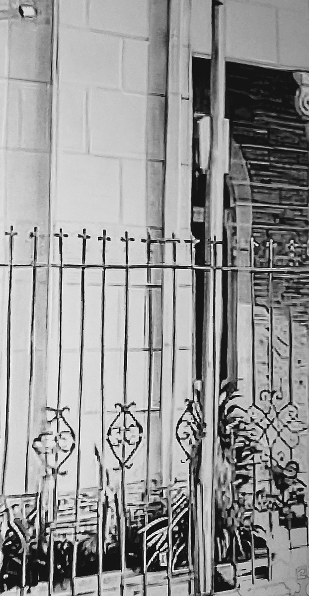 Stinny_Kizz's tweet image. Progress shot of Parallel Lives ✏️.

Working on this piece takes me so much patience and just facing it head-on cuz I believe it will be worth it, also being my first attempt working on something like this. Stay with me ✏️.

#Art #parallelLives #culture