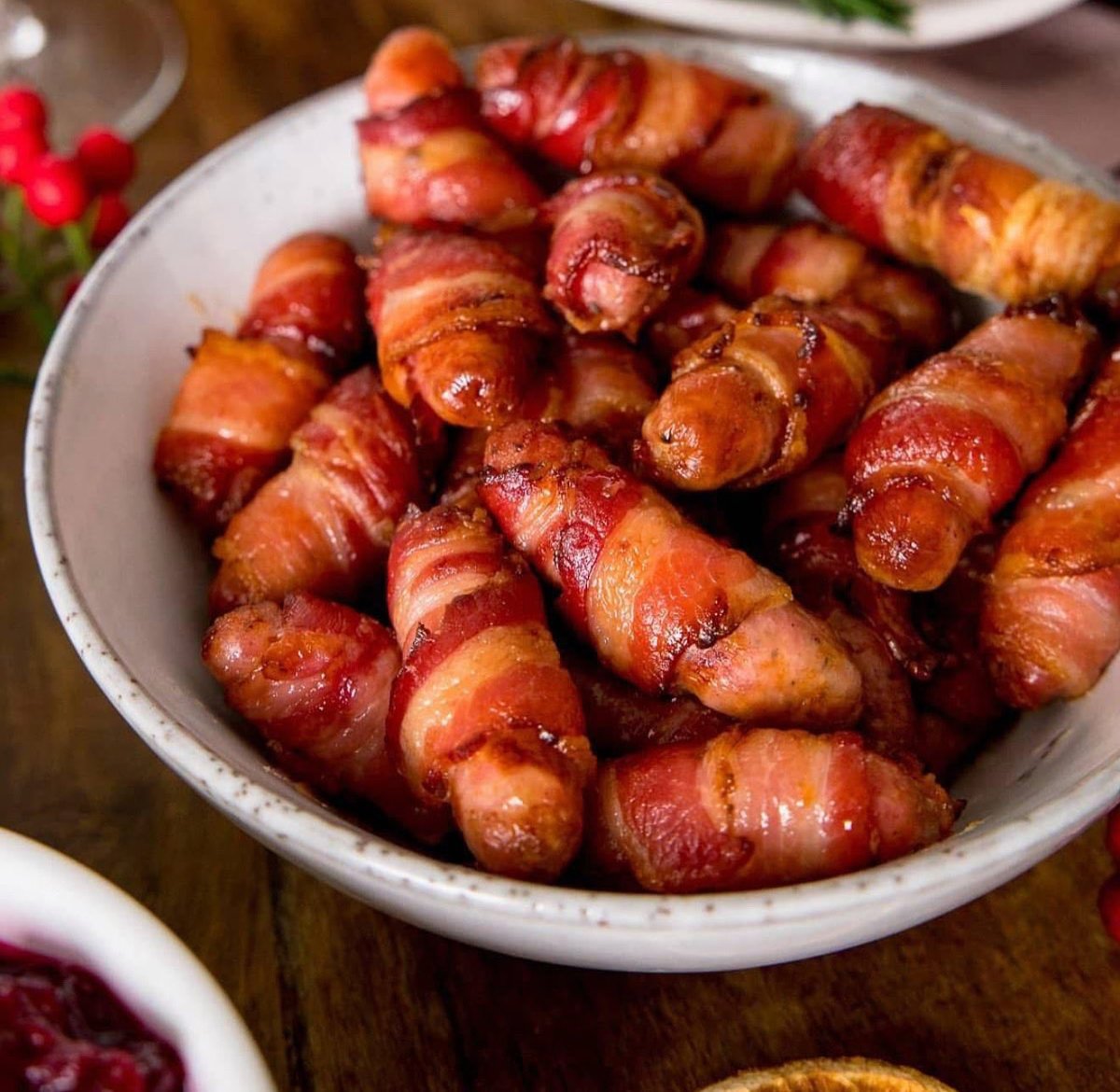 Our new Christmas Carvery has arrived and it’s here to sleigh your taste buds! 🎅🍽️

Tuck into succulent roast turkey, golden crispy potatoes, mouth-watering veggies and the best pigs in blankets this side of Cardiff.

Christmas cheer! Starting Sunday ❤️

jwbpubs.com