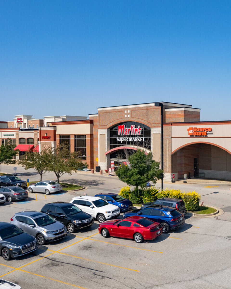 As the anchor tenant and a long-standing community favorite, we’re excited to share that Martin’s Super Markets has renewed its commitment to Heritage Square in South Bend, IN, signing a 10-year lease extension!
.
.
#HeritageSquare