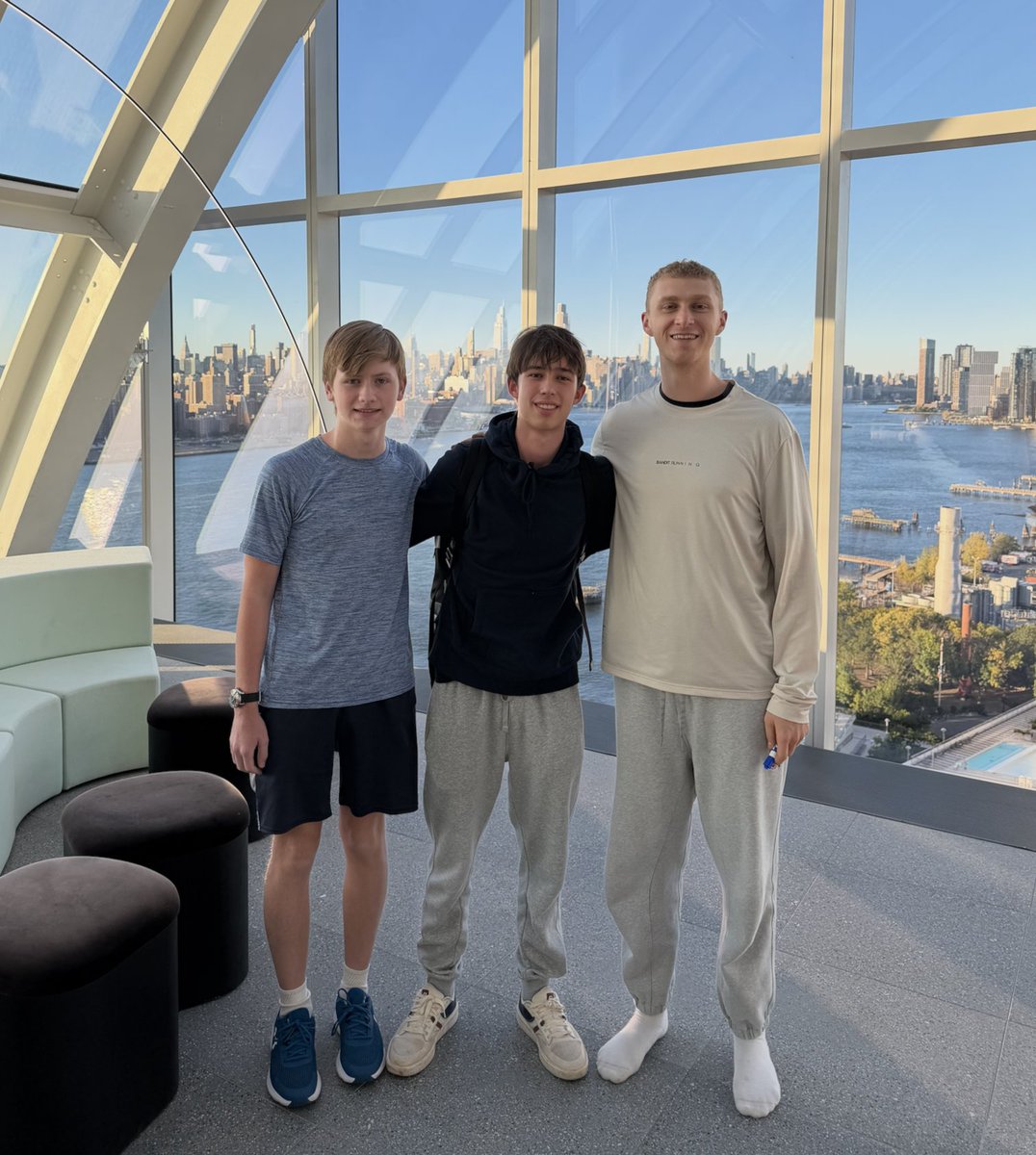 czoob3's tweet image. These two 14 years olds made $20,000 last month on Whop.