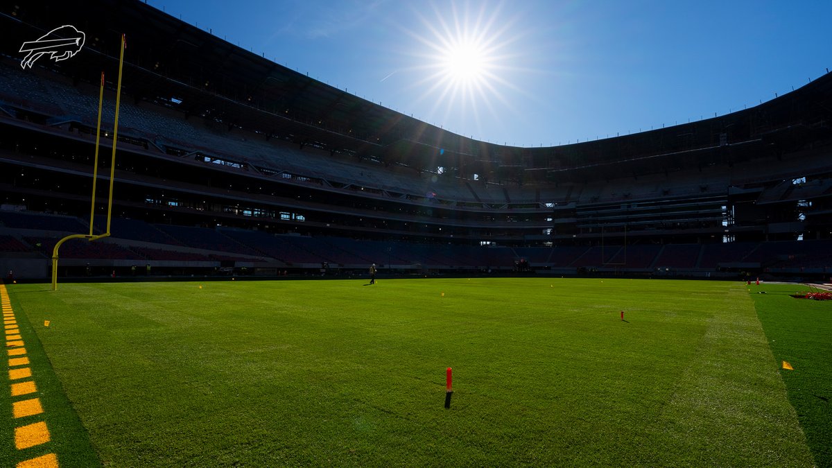 BuffaloBills's tweet photo. BRB. Going to touch grass. 🤩

@HighmarkStadm | #BillsMafia https://t.co/v5Op0pnYlQ