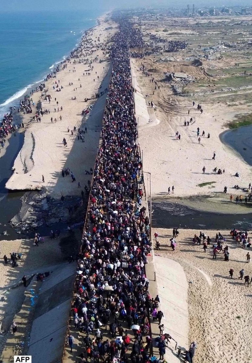 yousef_ki1's tweet image. Let’s break the algorithm  —  Reply with a dot.