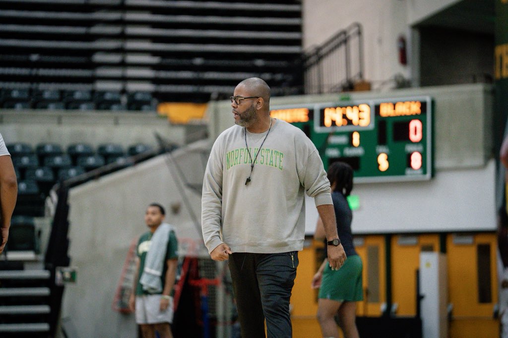Work now, shine later😤

#GoldStandard🔰
