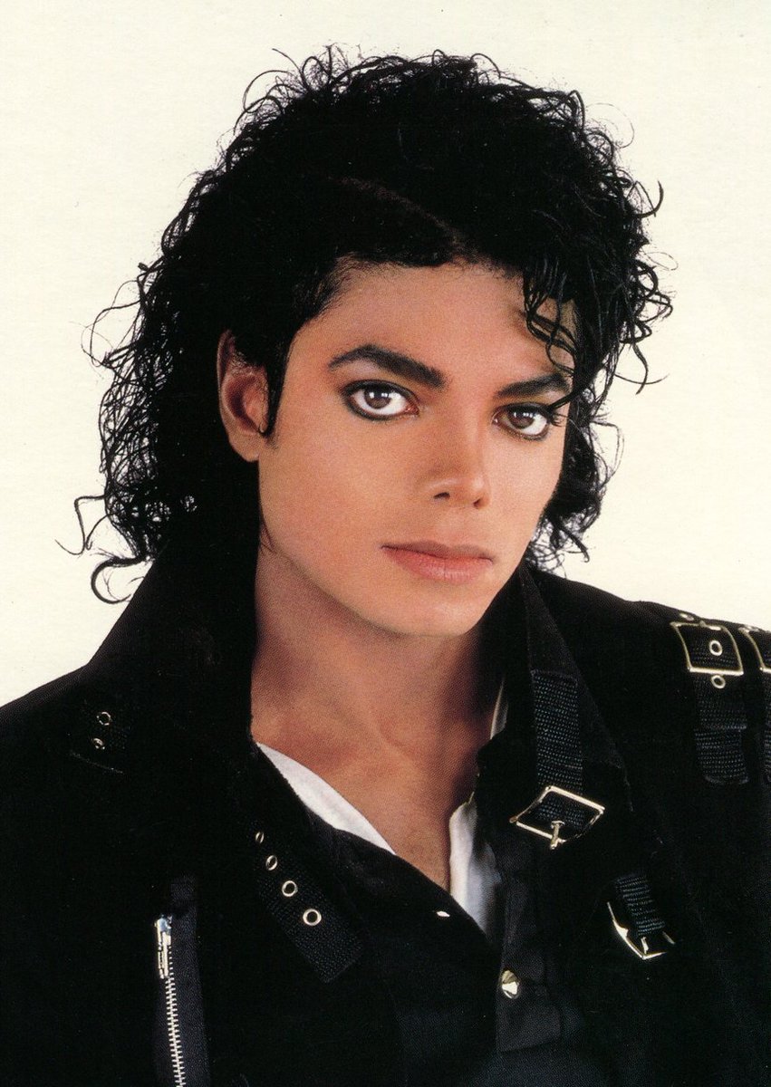MJJSpotify2015's tweet photo. Michael Jackson UPDATE! #MichaelJackson #KingOfPop

Thriller is 2 weeks away from 700 on the Billboard 200s

Michael trailer rumored November 

Invincible (ALBUM) closing in at 600M streams.

Michael almost at 55M Spotify listeners. https://t.co/Tawt5oomTs