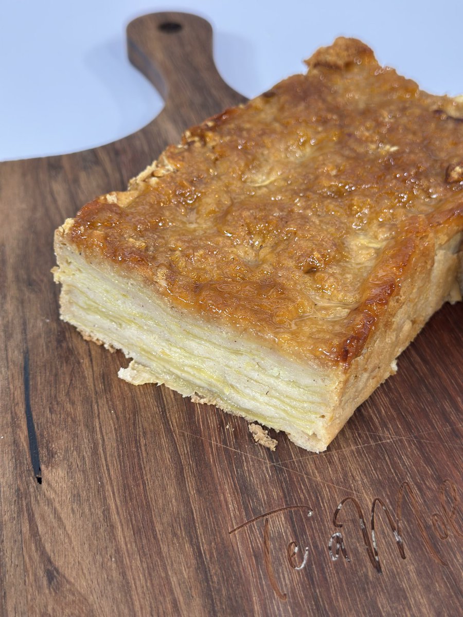 saleelsoltv's tweet photo. ¡Consiéntete con este delicioso #MilHojas que nos presentó la chef @ingridrvm en la #CocinaDelSol! 🙌🏻🤩👩🍳☀️📺 #SaleElSol https://t.co/MEq3ZLa539
