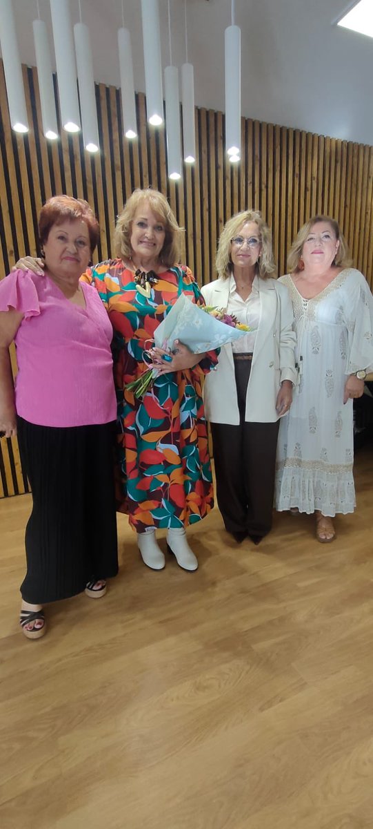 🎭✨ La Laguna ya tiene candidata para representar al municipio en el Carnaval de Santa Cruz de Tenerife 2026: Mº Ángeles Ramos Díaz.

<a href="/aytolalaguna_es/">Ayuntamiento de La Laguna</a> <a href="/LuisYerayAlcald/">Luis Yeray Gutiérrez</a>