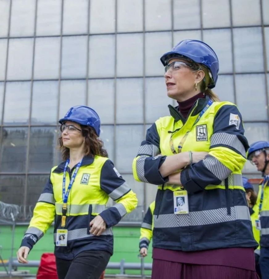 Adivinanza ¿Quién de estas dos Presidentas se come los residuos nucleares sin ingresos, y quién se consume toda la energía producida y tiene la sede fiscal de las empresas?