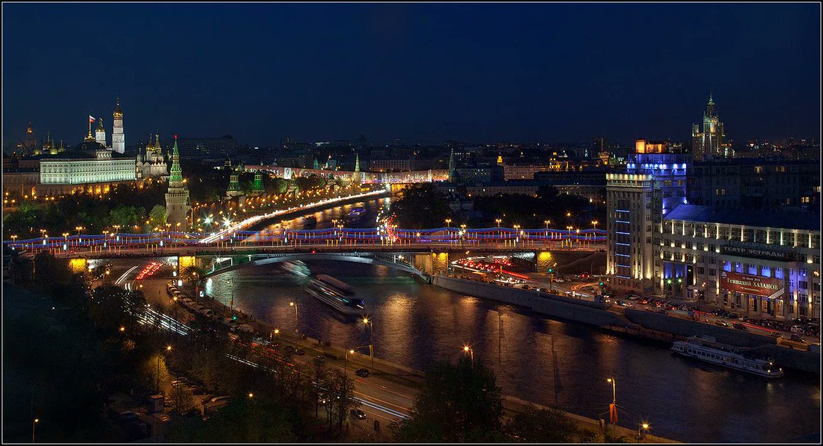 concordia2020's tweet photo. @D_Mishencko Смешно, смешите меня дальше, смотрю из окна на ночную Москву, и хохочу от ваших угроз придурки И президент ваш клоун-придурок. https://t.co/LjV7l85mFn