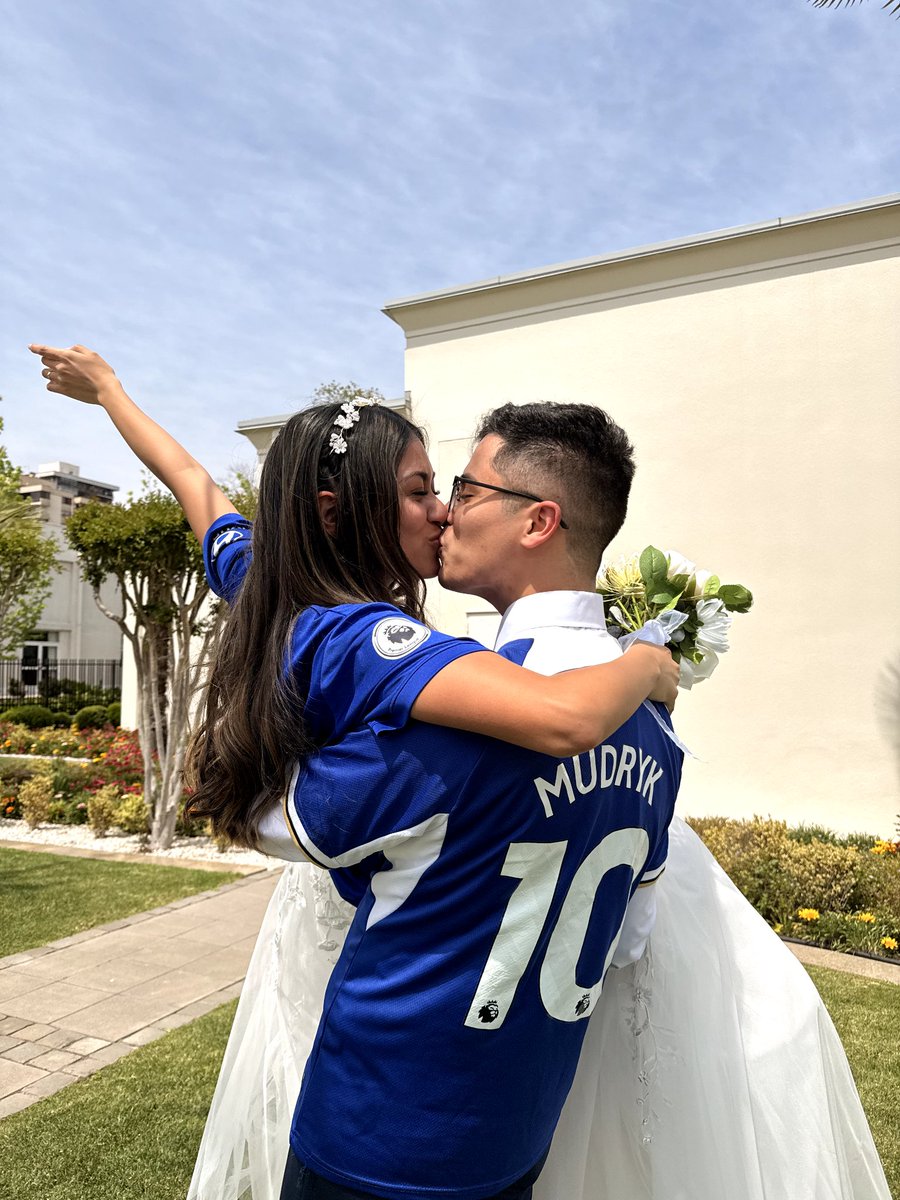 Chelsea_ChileFC's tweet photo. Se acuerdan que les había comentado que estaría fuera porque me casaba?

EL ADMIN LO LOGRÓ 💙💙

La de Mudryk representa mi jubilación de la soltería ⚡ https://t.co/bVheHEyo79