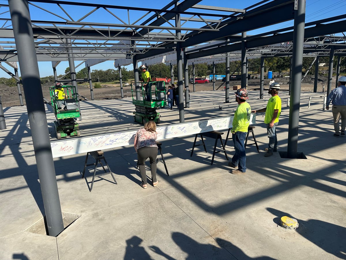 MAHGarch's tweet photo. Beam Signing + Topping out at the new Sebastian County Library.
@MAHGarch is honored to be a part of investing in our communities.
Thank you to County Judge Steve Hotz, Sebastian County JPs, Sebastian County Library Board, Librarian Rene Myers and Friends of the Library! https://t.co/hXcbn0Flzp