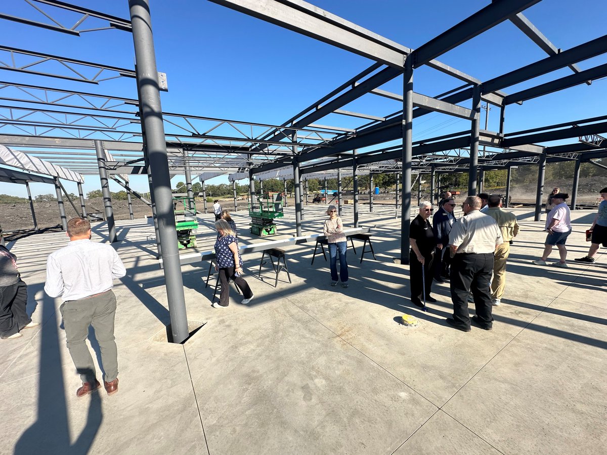 MAHGarch's tweet photo. Beam Signing + Topping out at the new Sebastian County Library.
@MAHGarch is honored to be a part of investing in our communities.
Thank you to County Judge Steve Hotz, Sebastian County JPs, Sebastian County Library Board, Librarian Rene Myers and Friends of the Library! https://t.co/hXcbn0Flzp