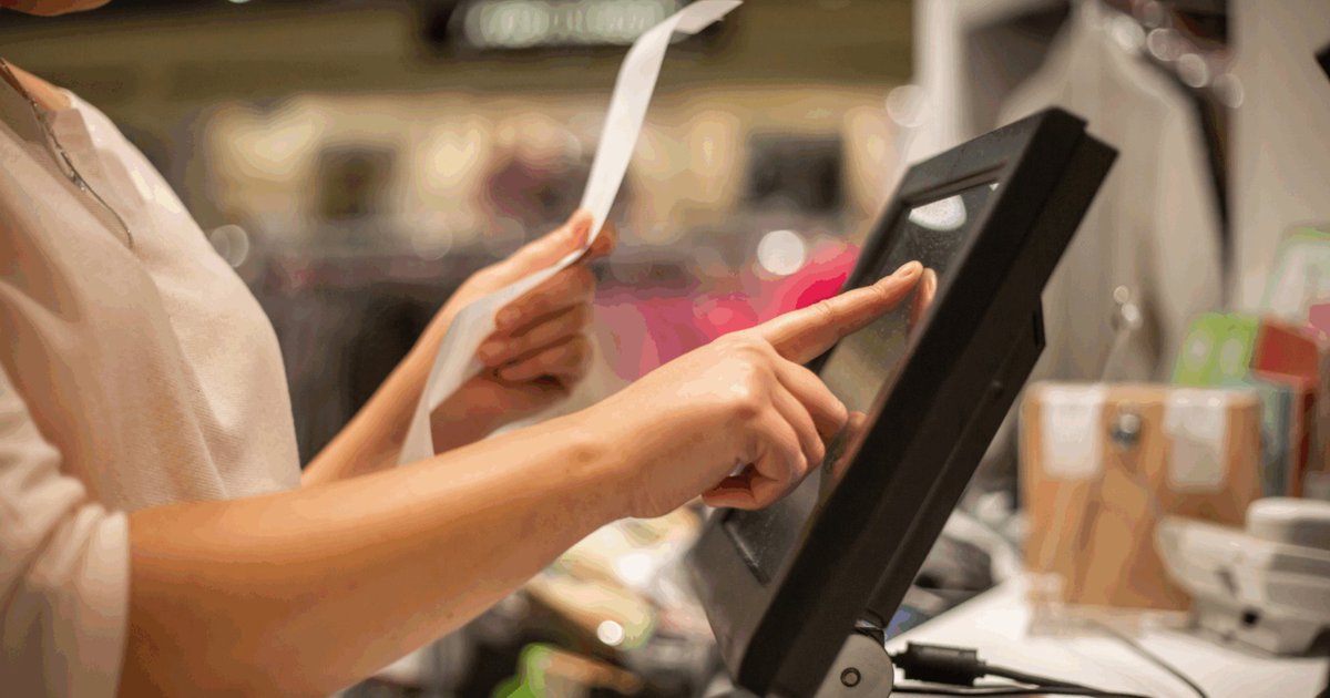 celerocommerce's tweet image. One wrong order can cost more than just a meal. For restaurants, order accuracy is everything. In our recent blog, we share 9 proven strategies to improve order accuracy, boost customer satisfaction, and protect your bottom line. hubs.ly/Q03Jz0BT0 #RestaurantTech