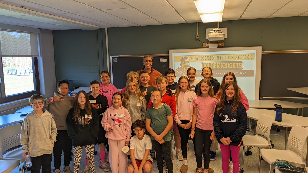 AverillParkCSD's tweet image. Mr. Messia spent time in 6th grade &quot;Keys to Success&quot; classes this week! They connected through “Get to Know You” activities &amp;amp; our &quot;Principal’s Community Circle&quot;—talking about responsibility, independence &amp;amp; being upstanders in our school community. 💙 #AP_EveryStudentEveryDay