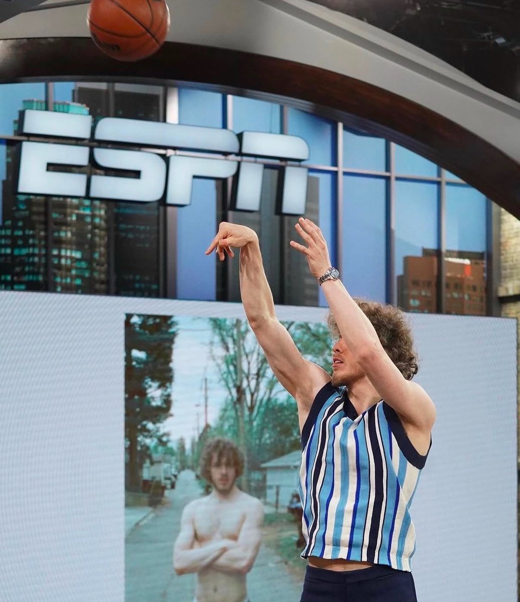 harlowx posted:

hit a jumper 🏀