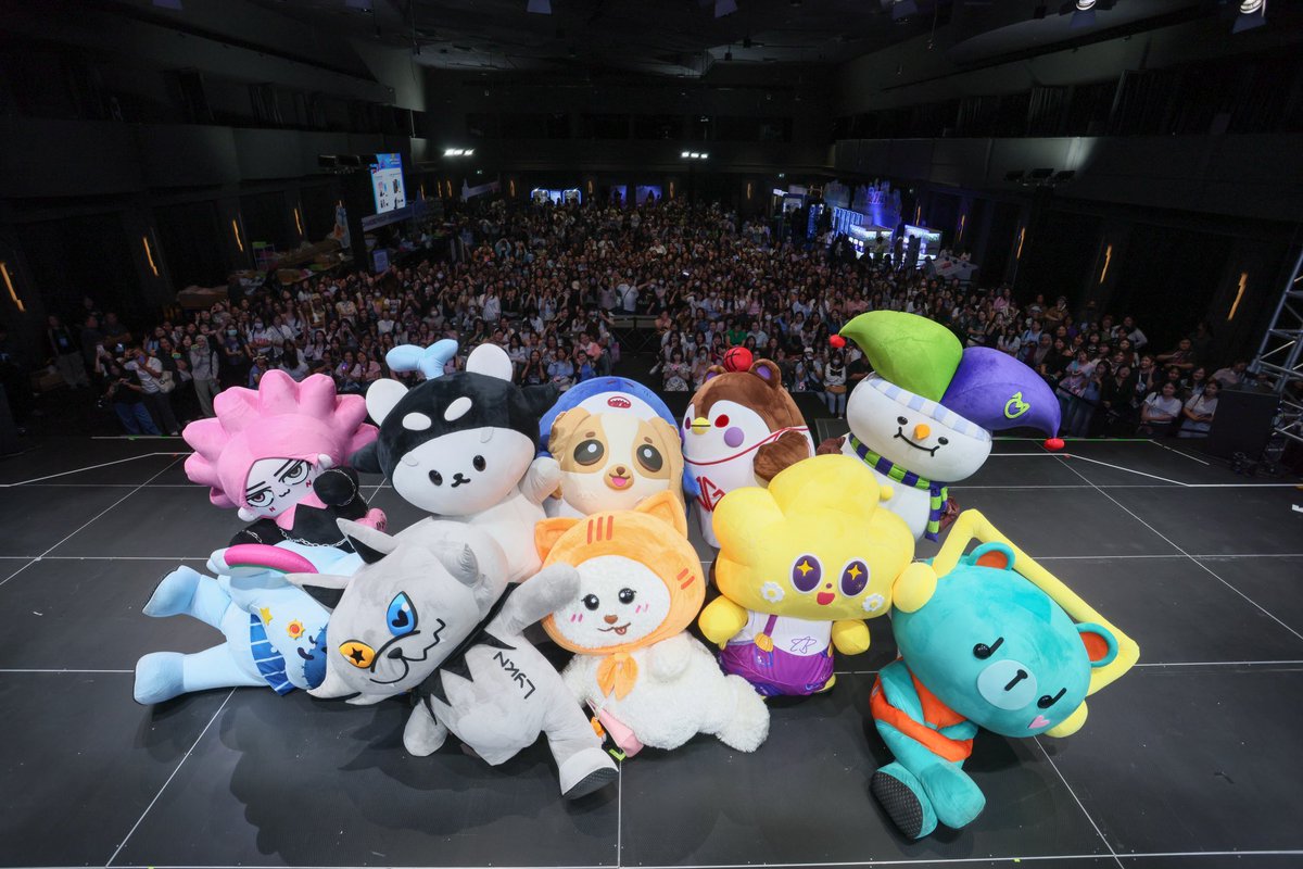 BLGLinframe's tweet photo. Imágenes📸

Durante estos días se celebró el #GMMTVFANIVAL y las mascotas estuvieron de fiesta

Os dejo unos momentos de estas monadas en el escenario😍 https://t.co/JtryKPzsJ7