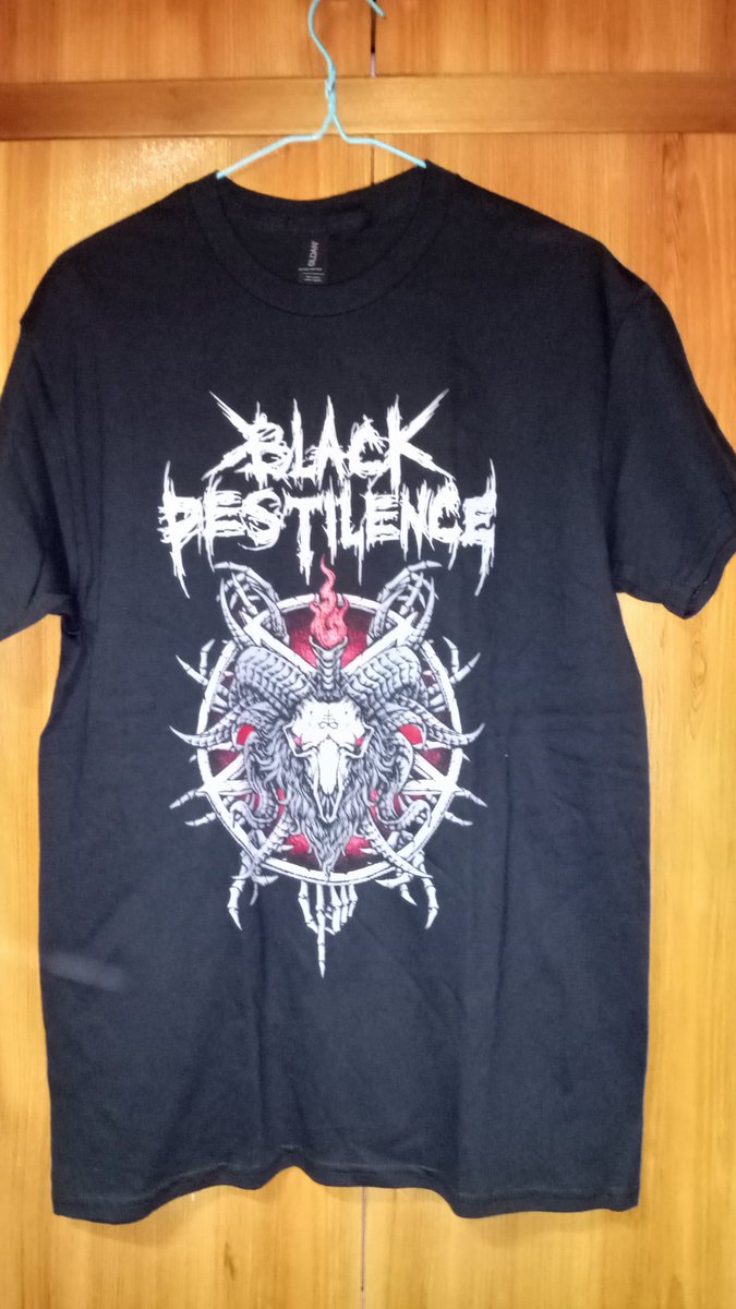 corpse_555's tweet photo. CONQUESTであったBLACK PESTILENCEのライブに行ってきたんじゃが、予想以上にカッコ良かったわぁ\m/(・∀・)\m/
そして戦利品も大満足(*´ω`*)
#BLACKPESTILENCE
#CONCRE
#BLINDHATE
#CONQUEST https://t.co/HsFrg1iABb