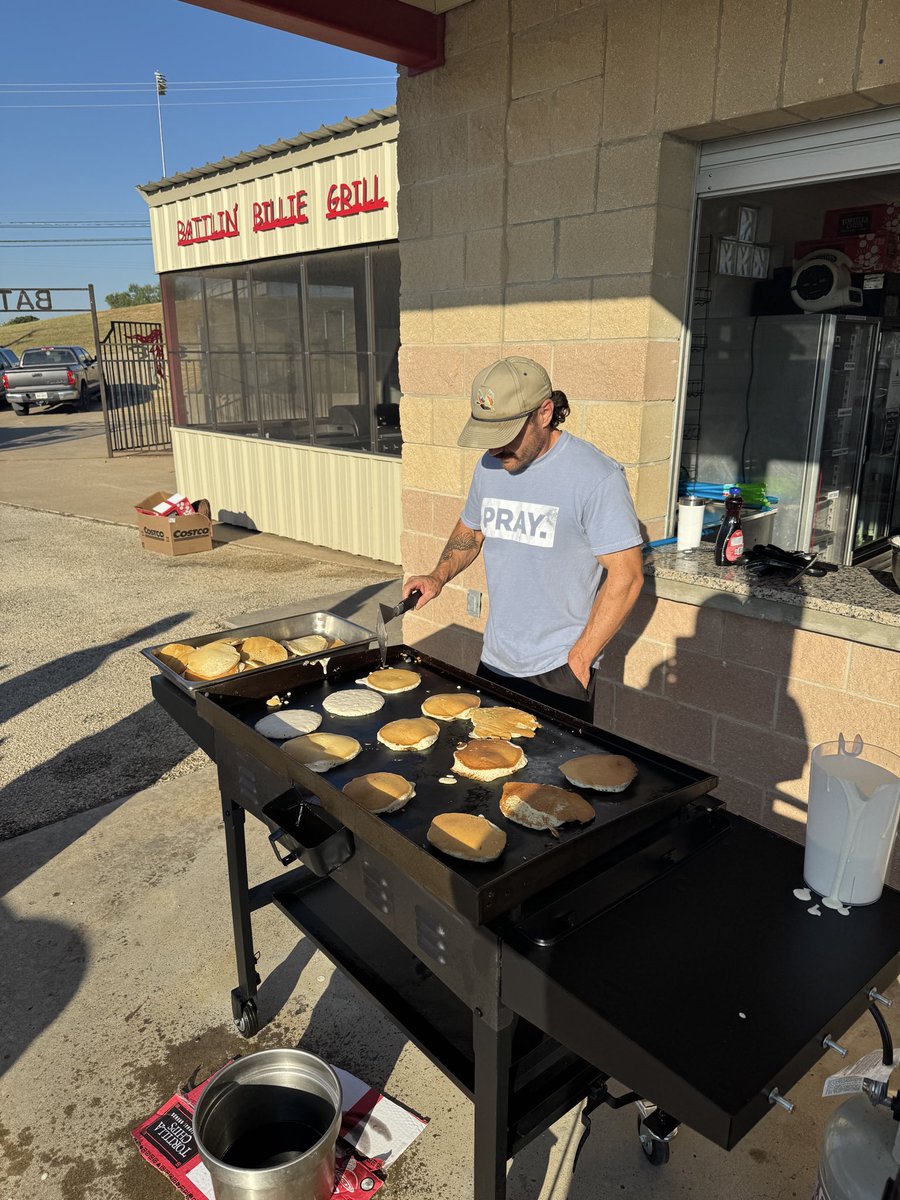 Fall Break means team breakfast and devos on game day!! A HUGE thanks to our local Youth Ministers and FCA for providing good food and great conversation. Thank you for pouring into these young men each week!! #pursuit #BilliePride #uberalles #gameday