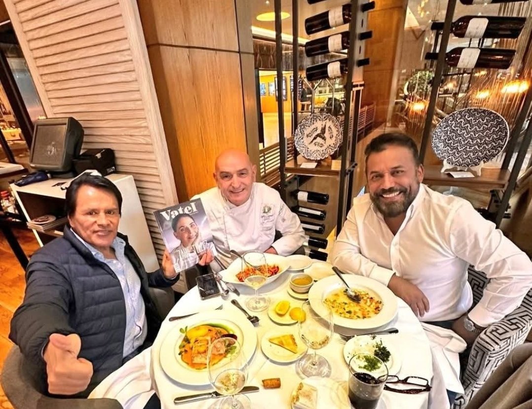 Reunión de trabajo entre Fidel Ovando, Presidente del Ángel del Turismo; Guy Santoro, Chef Corporativo de Grupo Brisas, así como Juan Enríquez Olguín, Director de Nexos Turísticos, candidato a el Ángel del Turismo 2025 en categoría "Contribución Periodística al Turismo".