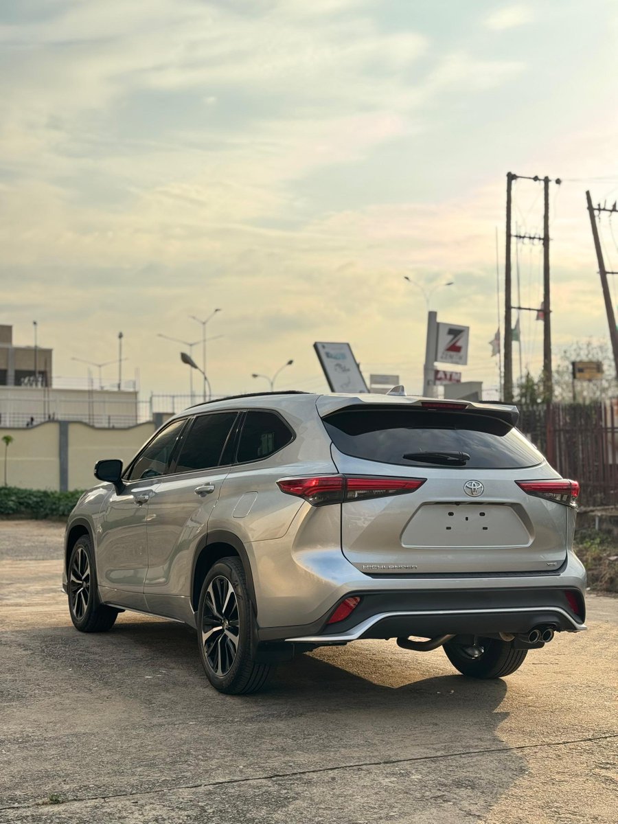 WutaMotorsNG's tweet image. PRICE IS DOWN TO N79M FROM N85M 🔥🔥
Foreign Used Toyota  Highlander XSE
Year: 2022
Mileage: 10k miles
Custom duty; Paid
Location: Abuja
Call/Whatsapp 08056139710