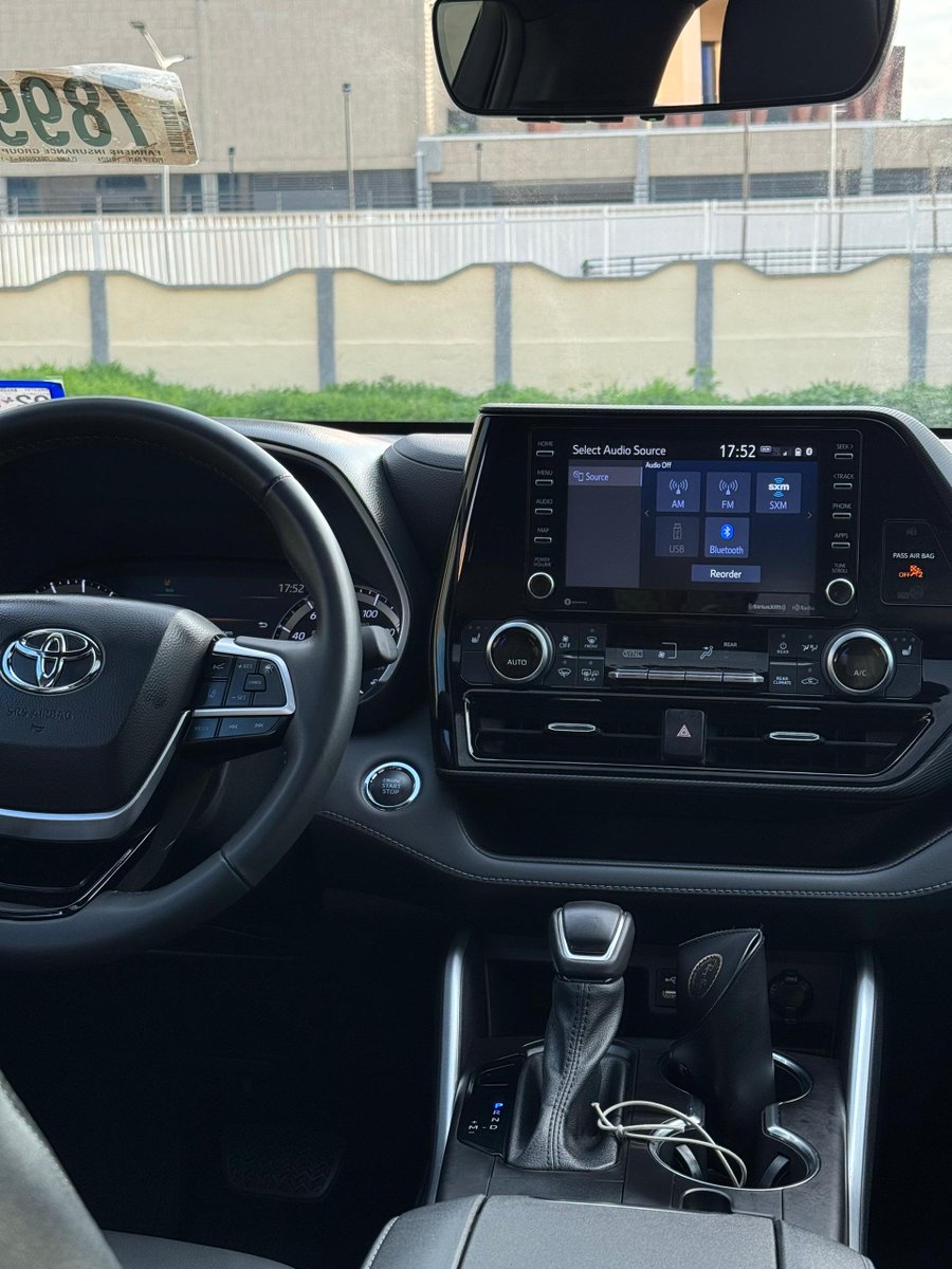 WutaMotorsNG's tweet image. PRICE IS DOWN TO N79M FROM N85M 🔥🔥
Foreign Used Toyota  Highlander XSE
Year: 2022
Mileage: 10k miles
Custom duty; Paid
Location: Abuja
Call/Whatsapp 08056139710