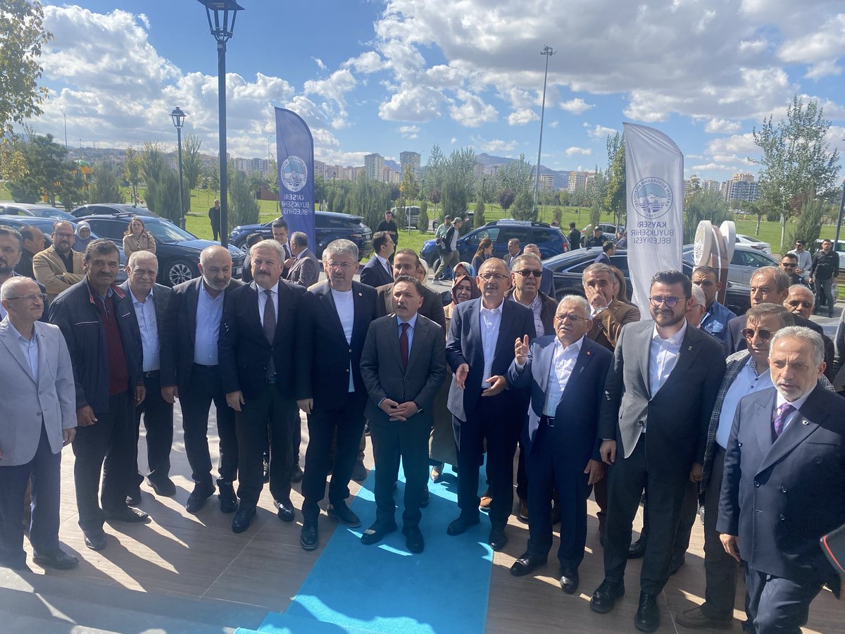 sabancopuroglu's tweet image. Renklerin dili. 🎨✨ 

#Sergi #Resim #RenklerinDili