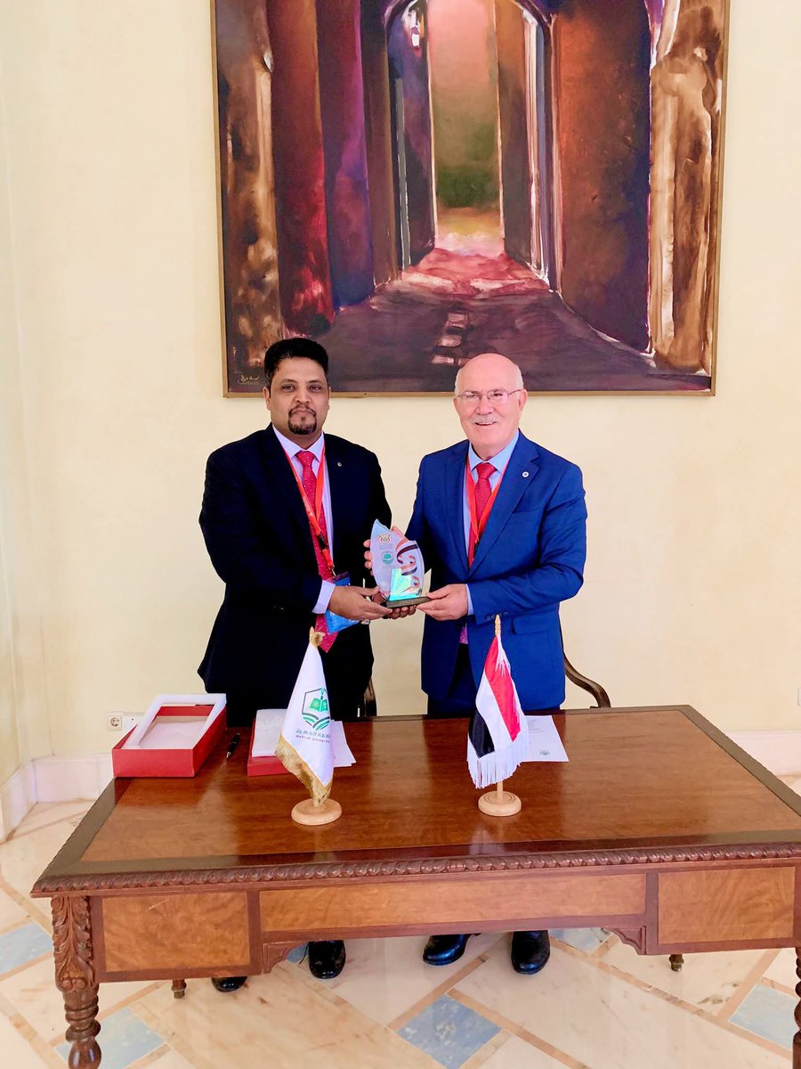 رئيس جامعة المهرة يوقّع اتفاقية شراكة وتعاون أكاديمي مع جامعة أوشاك التركية
للمزيد👇
mhru.edu.ye/details/5209/