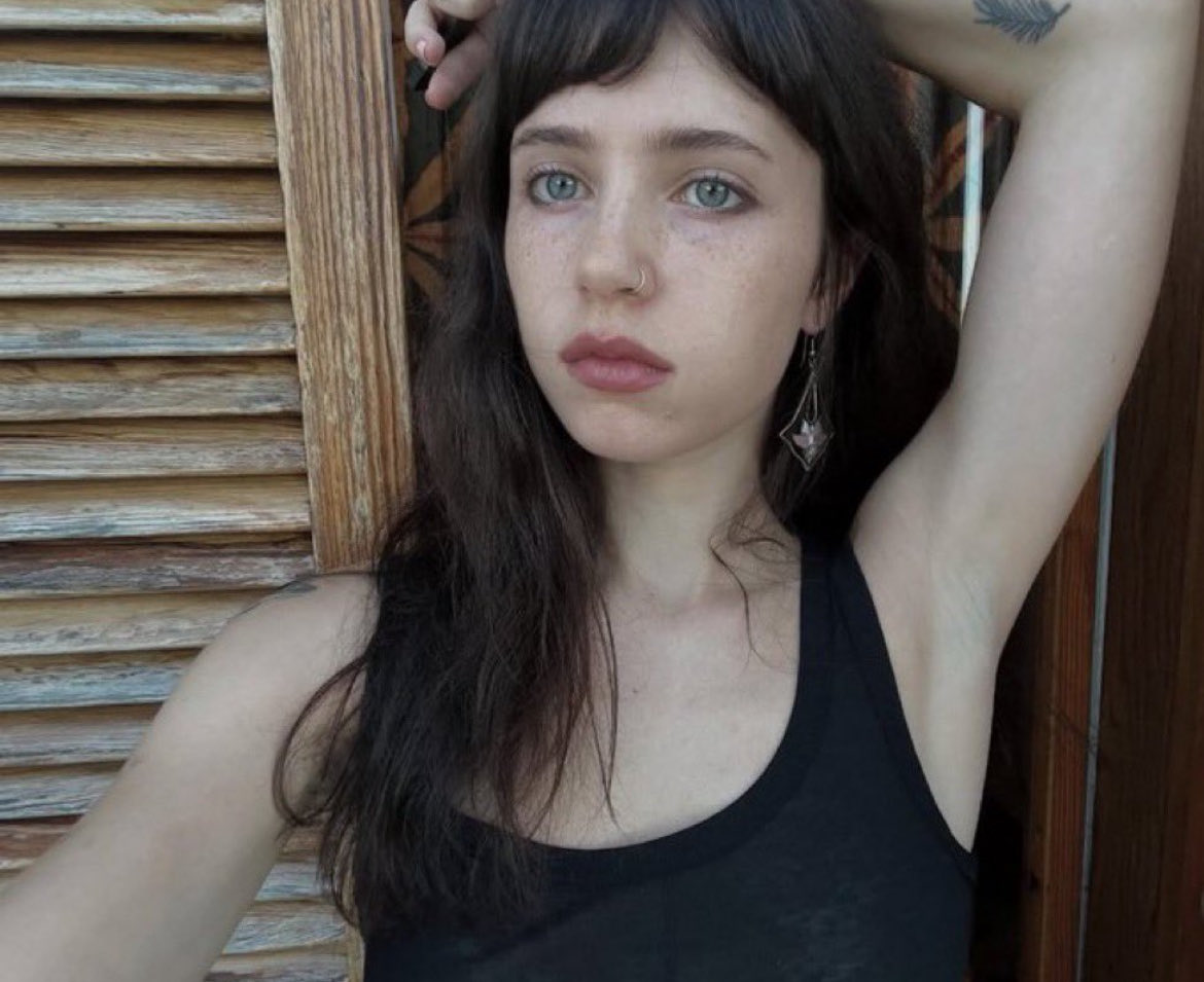 clairo media 🗝️ (@sourcecottrill) on Twitter photo 