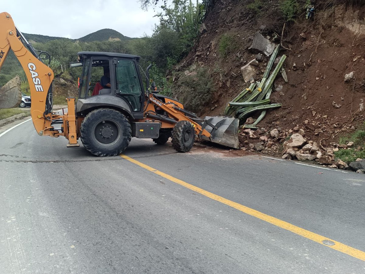 enfasisnoticias's tweet image. 🌀  Huracán “Priscila” deja incomunicadas a 17 comunidades en Metztitlán 

Autoridades municipales, estatales y federales aplican operativos coordinados para atender a la población afectada. 

#Meztitlan #Priscilla #Huracanpriscilla #lluvias #Hidalgo #emergencia #inundaciones