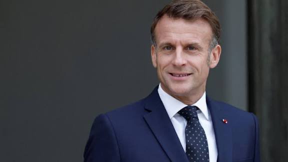 philippe2408's tweet photo. #FAPV #FaceAPhilippeDeVilliers  l @Elysee attend le début de #hdpros2 et @deval_eliot  pour annoncer la nomination de l’  énième #Premierministre  🙂‍↕️🙂‍↕️🙂‍↕️🙂‍↕️🙂‍↕️🙂‍↕️🙂‍↕️🤣🤣🤣🤣🤣 https://t.co/6Kk1rRtIrz