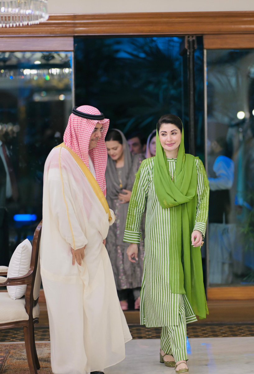 SaimaFarooq's tweet image. وزیراعلی پنجاب مریم نواز شریف ہر محاذ پر پنجاب کی عزت کی پاسبانی کرتے ہوئے
@MaryamNSharif