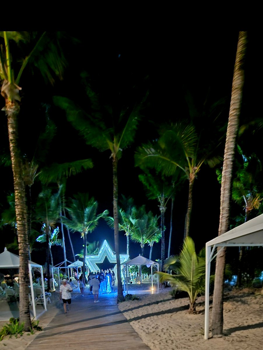 borgadee's tweet image. Been using @travalacom for crypto travel and loving it 🌍✈️. $AVA isn’t just a token—it’s powering real bookings, real rewards, and a Web3 loyalty system that actually works. Holding AVA feels like holding the future of travel. @AVAFoundation #CryptoTravel Next trip loading ....