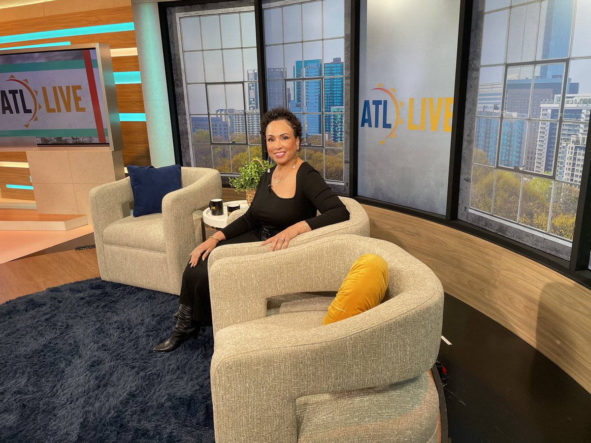 UniqFaceOptions's tweet photo. Let’s talk about @ATLNewsFirst
@BeckySattero &amp; @Andrewtyree were so warm &amp; welcoming💛 Thank you having @UniqFaceOptions on  #ATLLiveShow 

#skincare #skincareroutine #facial #acne #uniquefaceoptions #beauty #men #women #skincareproducts https://t.co/24WLlllKRI