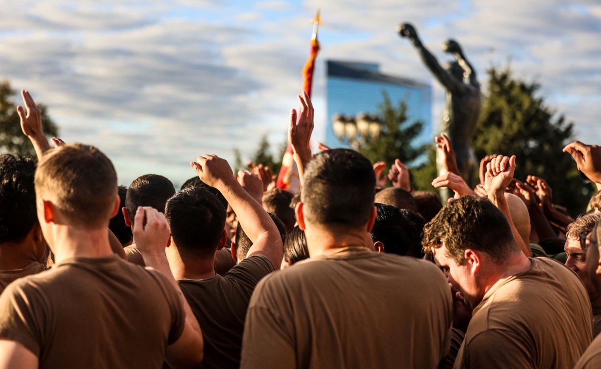 USNavy's tweet photo. The Fleet is in Philly! ⚓ 🇺🇸 🥊

Sgt. Maj. of the @USMC Carlos A. Ruiz joins Sailors and Marines in a group run up the iconic Rocky Steps at the Philadelphia Museum of Art during the Navy’s 250th Birthday celebration, Oct. 10. The Navy and Marine Corps returned to Philadelphia, the birthplace of the sea services, to celebrate 250 years of heritage. The anniversary event highlighted advances in military technology and the commitment of service members, while providing the public the opportunity to visit ships and engage with Sailors and Marines while experiencing the hospitality of the City of Brotherly Love.

#Navy250 #USMC @USFleetForces