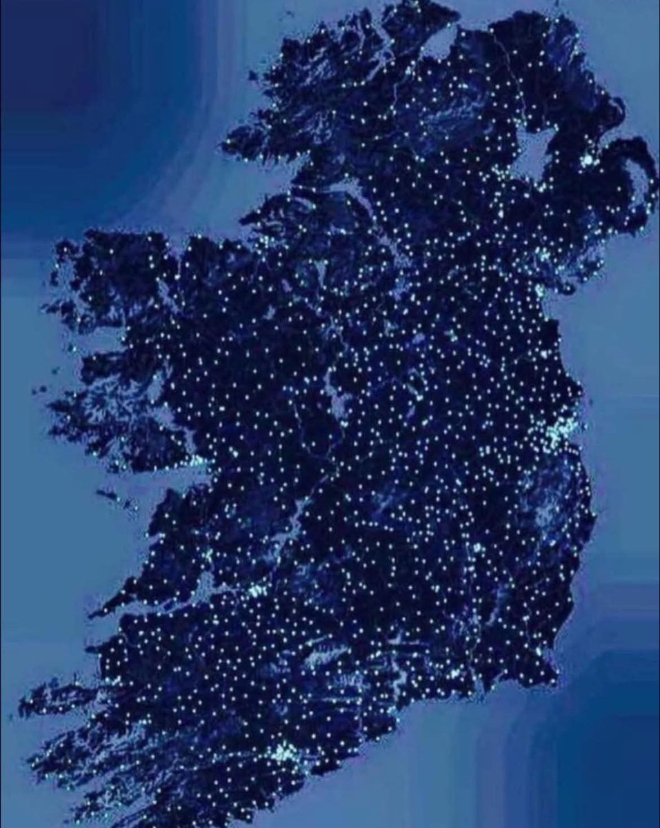From the woods of Glenbower to the river Dissour
From the arms of my mother to the land ever pure
All I have to remember, is the pride that I felt
'Round the Páirc Uí Chinnéide where the boys never knelt…

Each light represents a gaa club.

Culture 💚

#GAA #Culture #Ireland