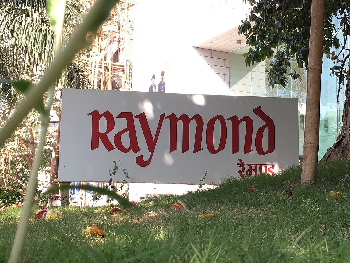 NaFaUpSpo's tweet image. 🚀Major boost for #Anantapur!

#RaymondGroup to invest ₹943 Cr in auto components &amp;amp; aerospace facilities at Gudipalli &amp;amp;Tekulodu.
🔧₹430 Cr #Auto Component Unit — 4,096 jobs (30 acres)
✈️₹510 Cr #Aerospace Unit — 1,400 jobs (47.28 acres)
#AndhraPradesh #InvestInAP #MakeInIndia