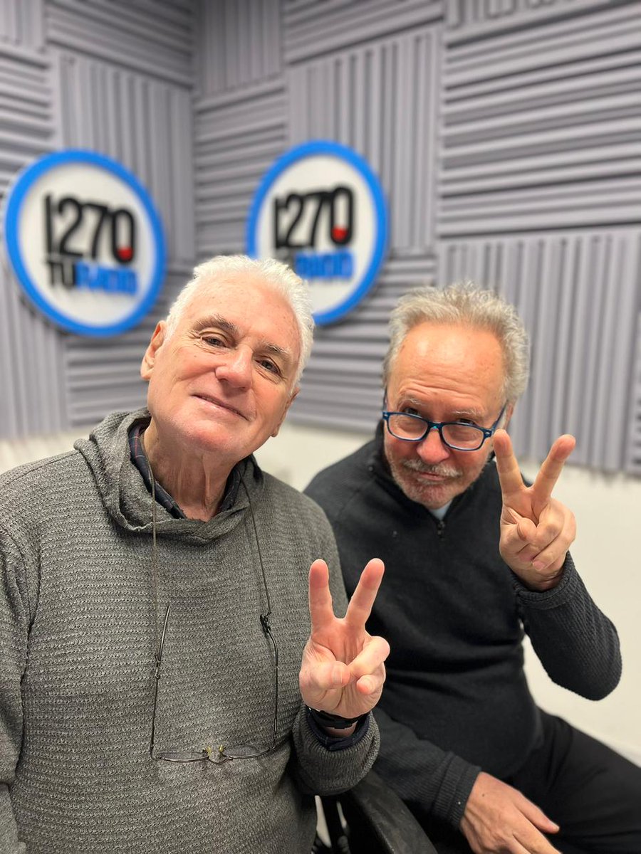 Sab 11, 2 dinosaurios vivos c/<a href="/CarlosUlanovsky/">Carlos Ulanovsky</a> <a href="/provincia1270/">Radio Provincia AM 1270</a> 9 a 11 <a href="/Claudiovillarr/">Claudio Villarroel</a> y Aire,  Mauro Libertella, taller de escritura autobiográfica @ComuidadOrsai @Jbetiquetnegra Luciano Di Vito y su libro Las aventuras de Perón en la tierra, Valeria Lois y Madre Ficción,y hay más