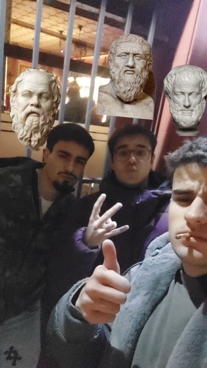 zunderdanilo's tweet photo. Mi mai me kritica por mediar con mi negros Ivan y calzada por q somos mucho, pero Mai nadie decía nada cuando Platón y Jenofonte se juntaban kon Sócrates al final bb los sabios van kon lo sabios e o no gordo https://t.co/4Eg09JSGE3