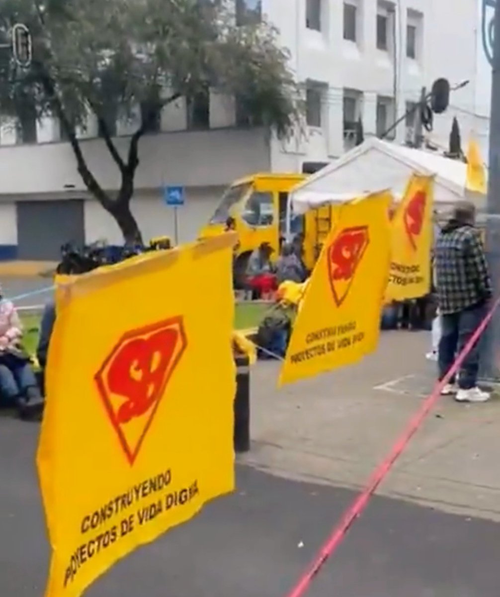 #UltimoMinuto  #Asamblea de Barrios denuncian despojos en <a href="/AzcapotzalcoMx/">Alcaldía Azcapotzalco</a> continúan   frente a la <a href="/FiscaliaCDMX/">Fiscalía CDMX</a> bloquean Avenida Doctor Río de la Loza y Digna Ochoa, Colonia Doctores <a href="/AlcCuauhtemocMx/">Alcaldía Cuauhtémoc</a>  #CDMX