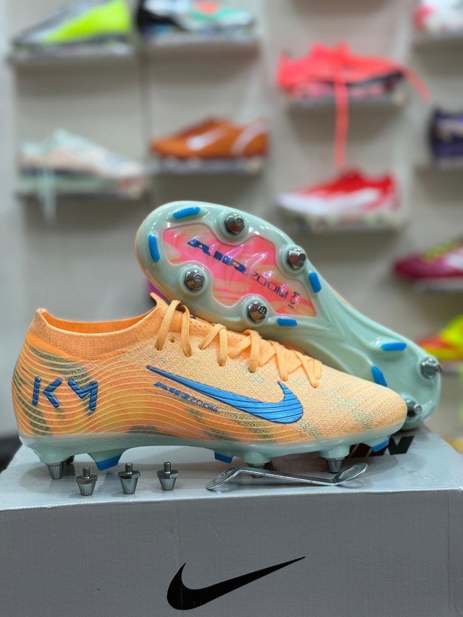Sporthouse2019's tweet image. Football Boots

Price: ₦49k

Location kaduna, delivery nationwide call-08100602313 
WhatsApp- wa.me/2348100602313