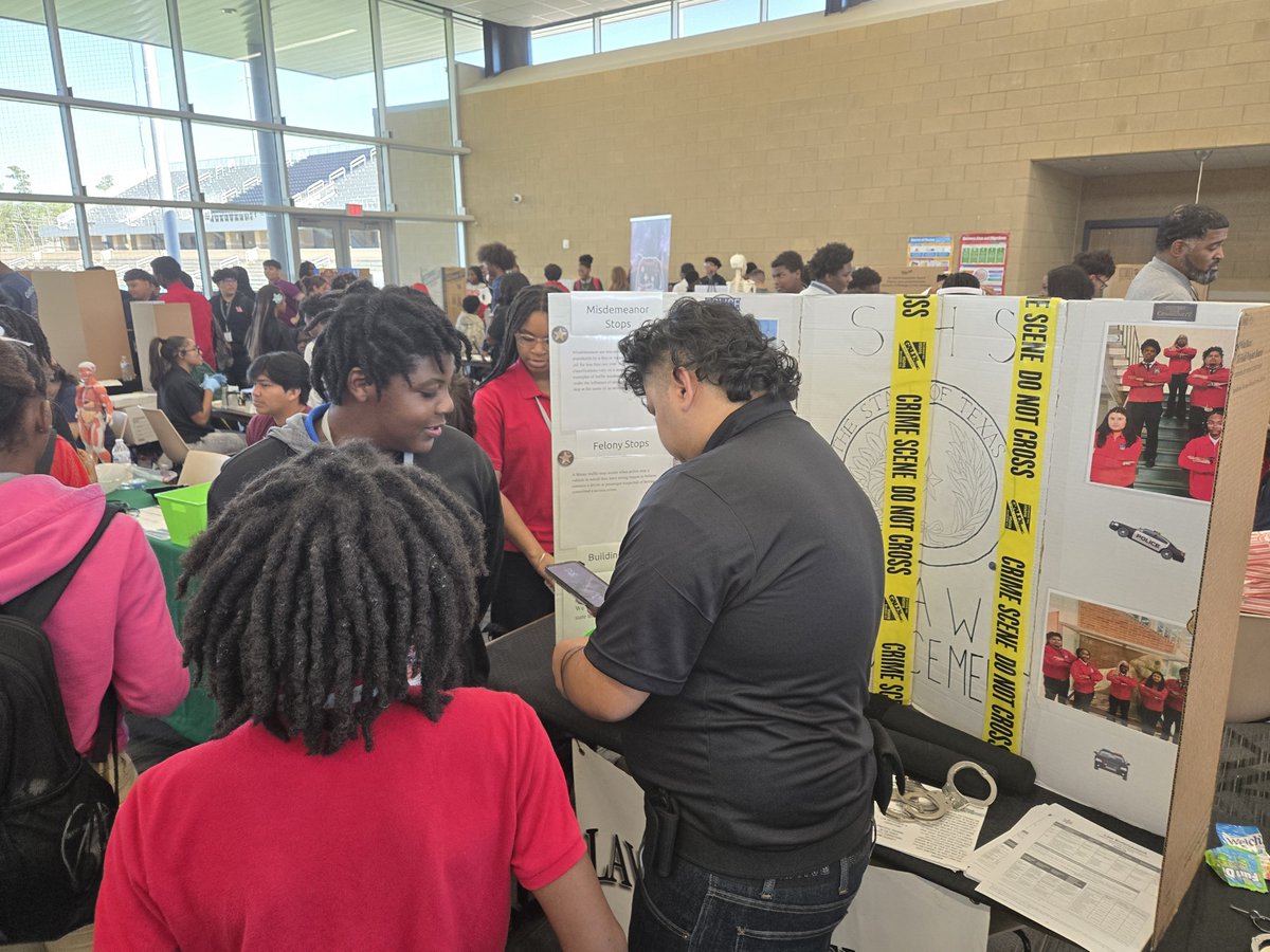 SpringISD_CTE's tweet image. 🎆 The grand finale is here — the Bammel Patriots are in the building to close out Career Destination 2025! They’re ending this incredible event with pride, purpose, and Patriot spirit. What a way to finish strong! 💼✨
#CareerDestination2025 #SpringISDCTE #FutureReady