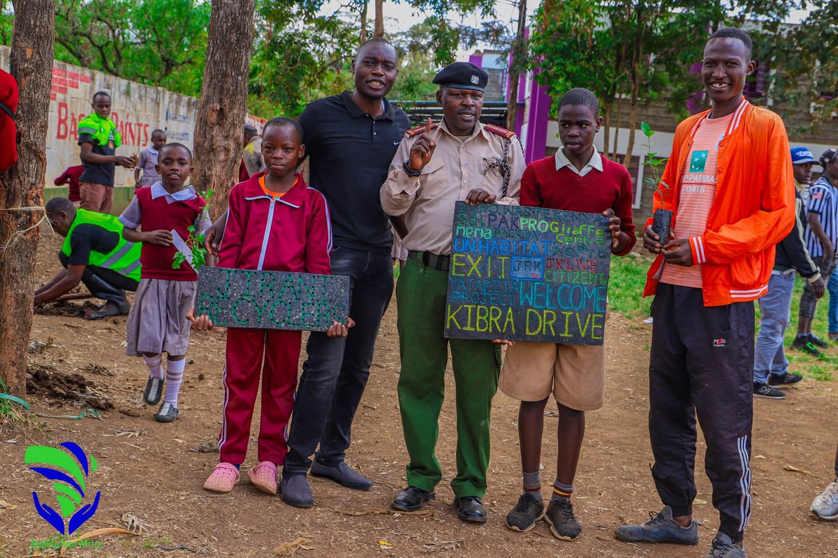 AmplifyhopeAfr's tweet image. 🌿 Mazingira Day 2025 celebrations – Tree Planting at Toi Primary School 🌱

Today, we collaborated with Nairobi City County, NYS, local administration, partner organisations, Kenyatta University, students, teachers, and community members at Toi Primary School to celebrate
