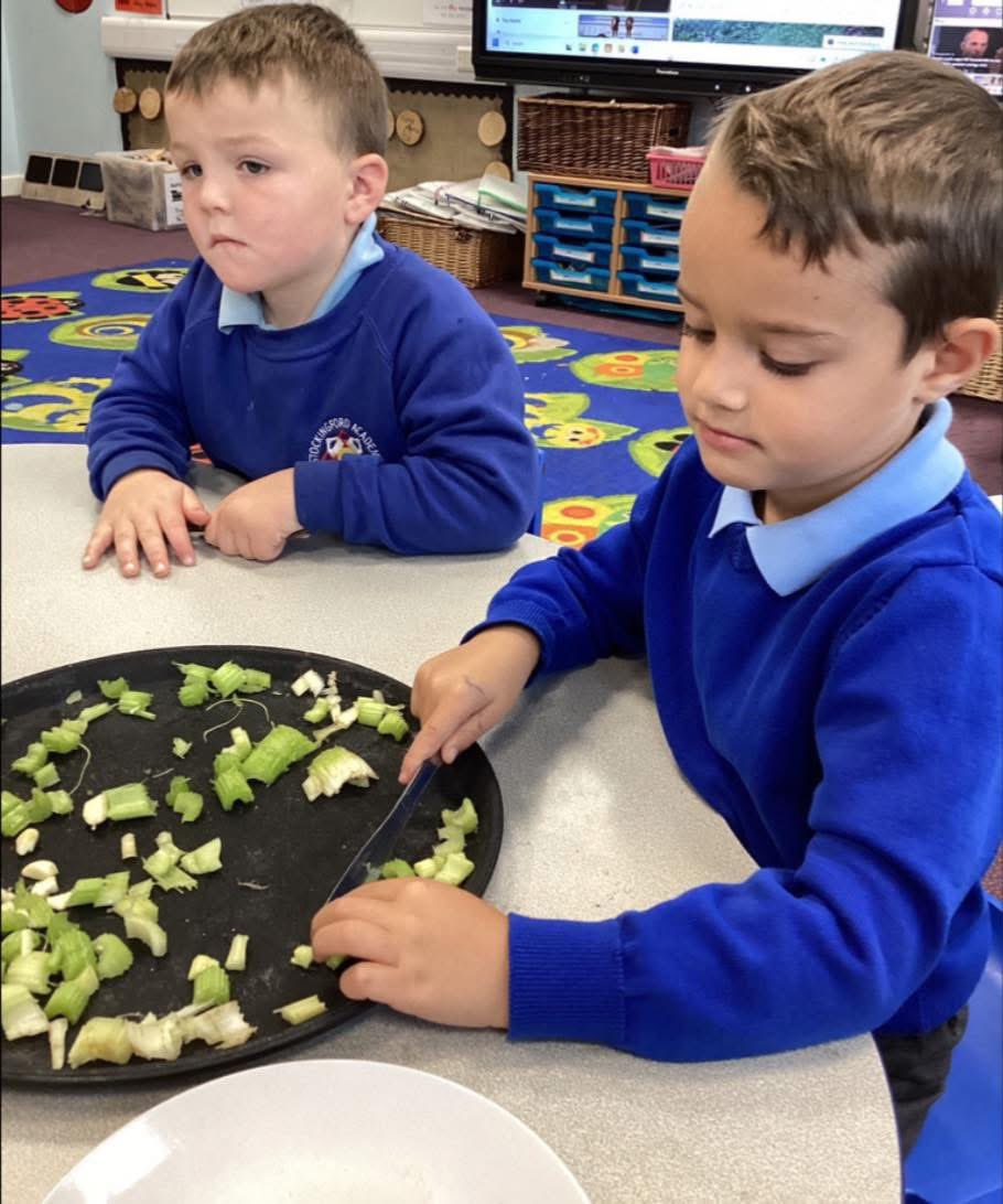 StockPrim's tweet photo. 🎃🎃🎃Pumpkin Soup🎃🎃🎃
This week in Reception the children enjoyed listening to the story ‘Pumpkin Soup’, a lovely tale of friendship.  The children loved chopping up lots of vegetables to make their own pumpkin soup.  #pumpkins #reading #eyfs #earlyyears #DT https://t.co/NRLZ2LYtvM
