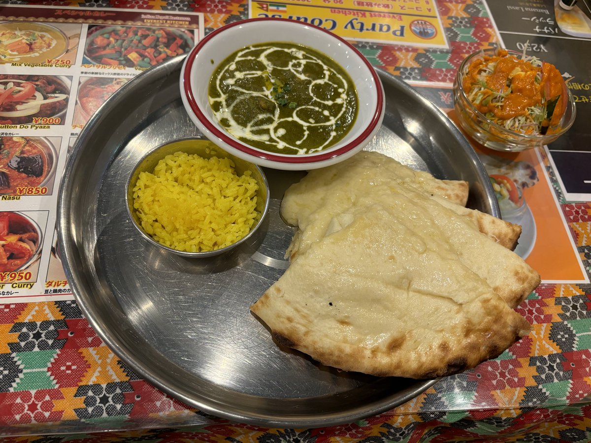 THE17RECORDS's tweet image. 金曜日のカレー🍛🇮🇳🇳🇵
月2~3回🥄😄

＃エベレストキッチン （北浦和駅）
ふれあい通り/国道17号沿い

☆ディナースペシャルセット
    ・チーズナンセット ¥1350
　・持ち帰り                  ¥100
合計¥1450  ☆4.2

＊カレー: サグチキン🍛
＊サラダ🥗
＊マンゴージュース🍹

地元♦️🇾🇪 #鈴木彩艶
