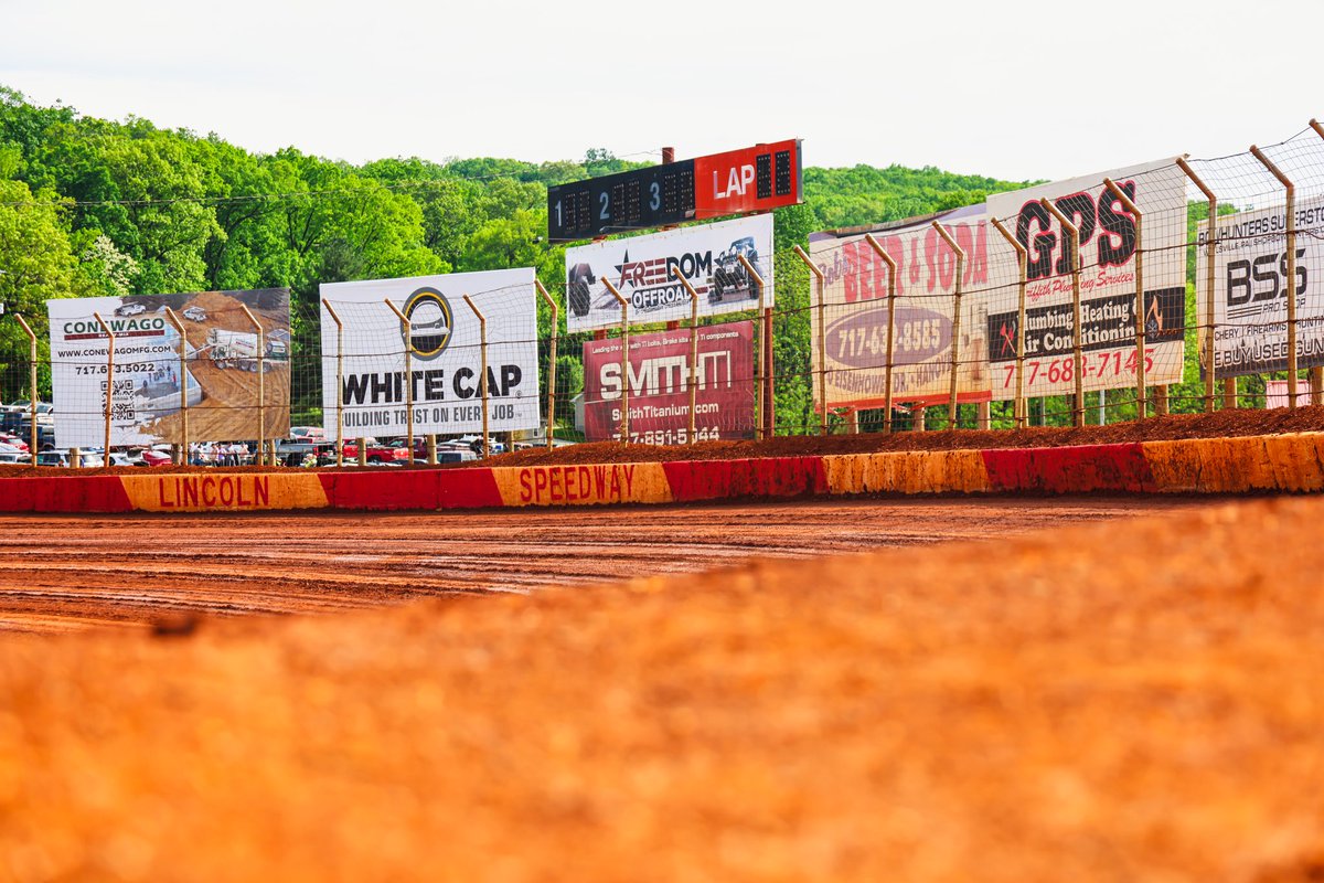 WorldofOutlaws's tweet image. ⏰ 𝗟𝗜𝗡𝗖𝗢𝗟𝗡 𝗦𝗧𝗔𝗥𝗧 𝗧𝗜𝗠𝗘𝗦 𝗖𝗛𝗔𝗡𝗚𝗘𝗗 ⏰

With potential weather later in the night tomorrow at @LincolnSpeedway, times have been moved up again. The new times are:

⏰ Pit gate: 1:00pm
⏰ Front gate: 2:30pm
⏰ Hot Laps: 4:00pm