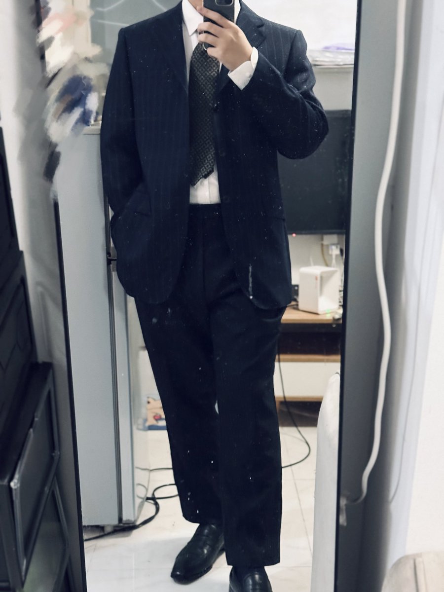 zhou9941's tweet photo. 有趣😏
接下来会发生什么呢
#sheersocks #Suits #正装黑袜 #锦纶 #正装 #正装丝袜 #正装1 #1S https://t.co/ZsQoN8Bvo3