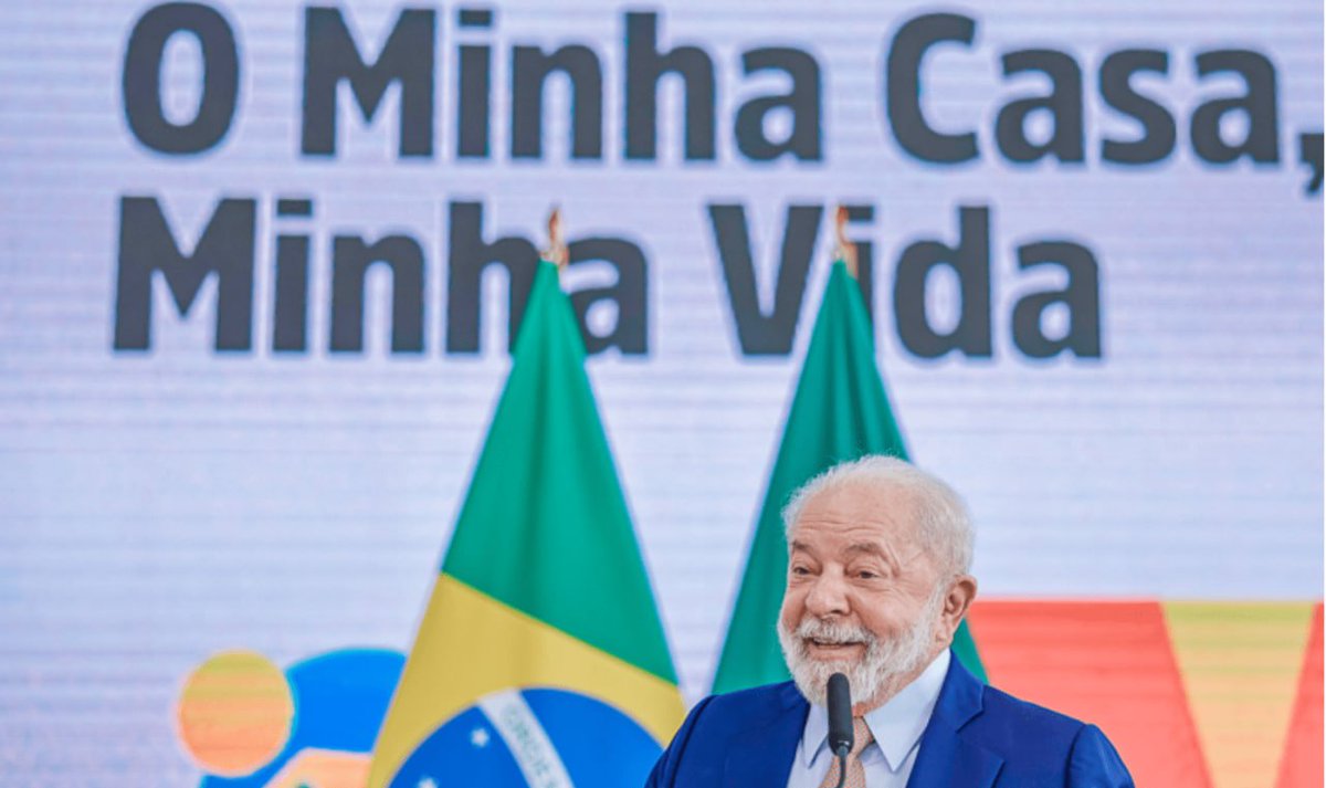 🏠 CASA PRA CLASSE MÉDIA

💰 O presidente Lula anunciou um pacote habitacional pra classe média e famílias de baixa renda. A nova política libera crédito pra imóveis de até R$ 2,25 milhões, com a Caixa voltando a financiar 80% do valor.