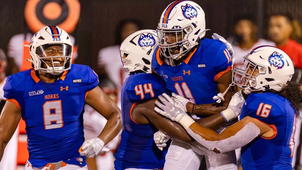 __thereal15's tweet image. After a(n) Great Conversation with @Blake_W_Dunham I am blessed to receive offer from Houston Christian University 

@HCUFootball 
@davis__football 
@On3Richie 
@vypehouston 
@AldineISD