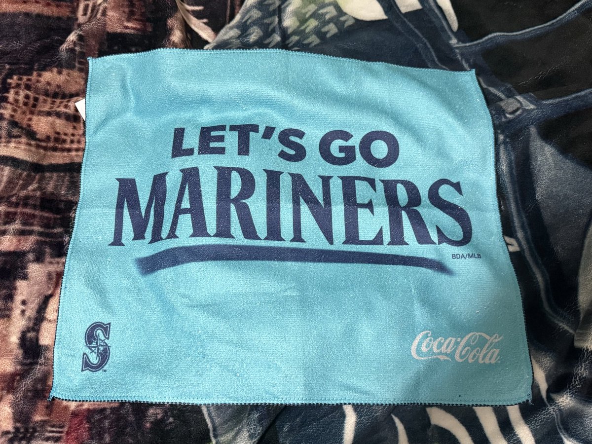 BeastMode__80's tweet image. Let’s go Mariners 
Ready for tonight
#SeizeTheMoment 
@Mariners @TMobilePark