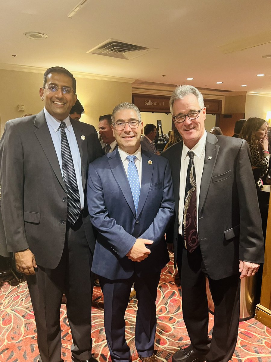 RepVenkat's tweet image. Veena and I had a wonderful time this evening at the @AlleghenyLabor dinner honoring the Labor Man and Woman of the Year and the Union Veterans Council.  Thank you to all the hardworking union men and women who every day move our community forward.