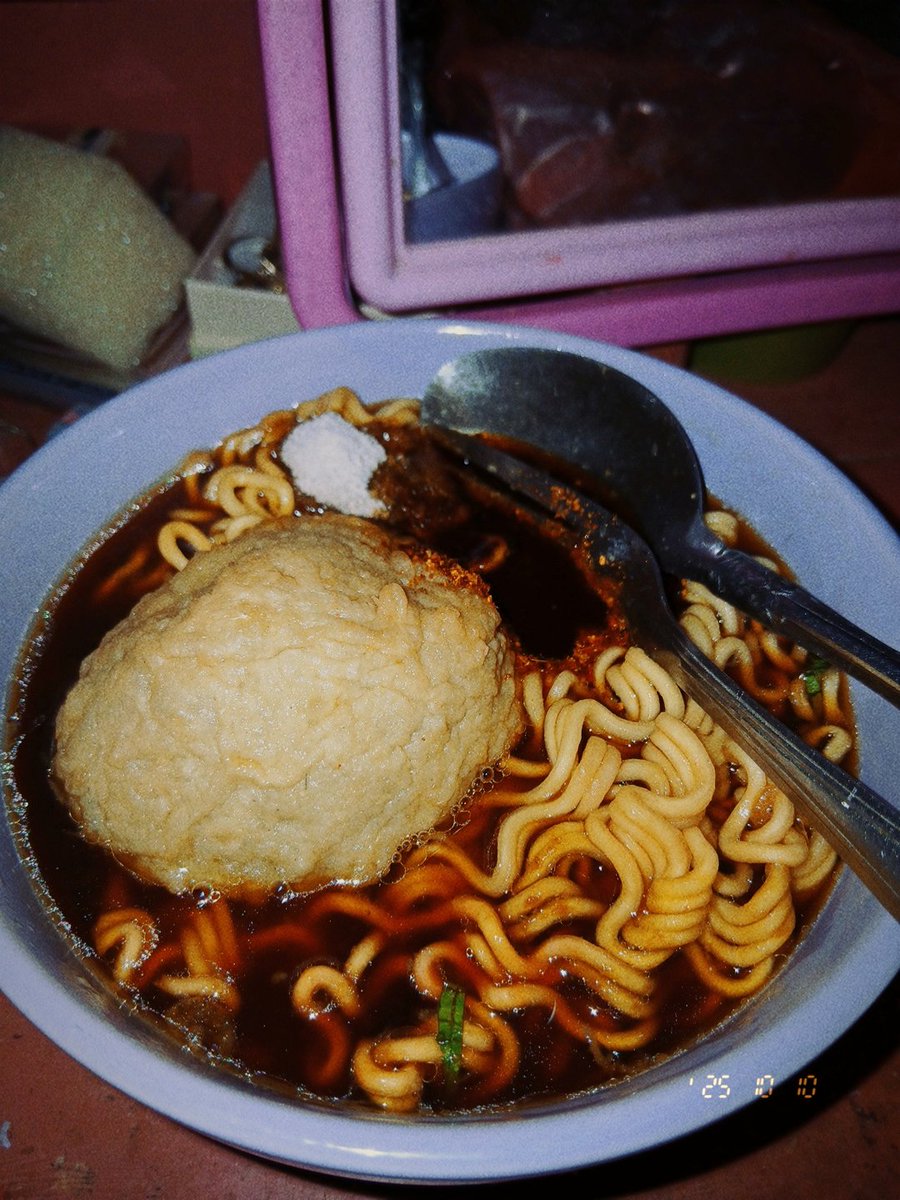 rimaadilaa's tweet photo. @tanyakanrl Tekwan model + indomiee https://t.co/Oh7ts3ID6f